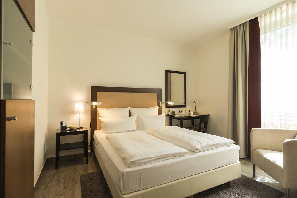 Rene Bohn Hotel Ludwigshafen am Rhein Room photo